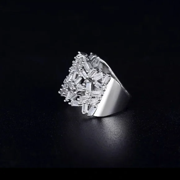 Sterling silver princess cut ring - Picture 3 of 6